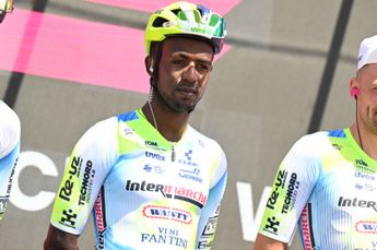 Biniam Girmay podría estar de vuelta la semana que viene tras su doble caída en el Giro de Italia