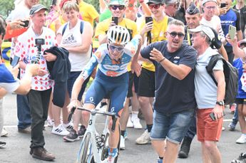 VÍDEO: El emotivo adiós del Tour de Francia a Romain Bardet