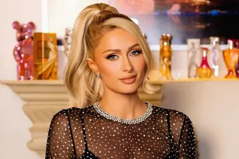 /auto/paris-hilton-weet-perfect-hoe-ze-het-internet-moet-breken-in-zeer-gewaagde-lingerie-fotos