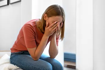 /stories/ik-sliep-met-een-jongen-maar-toen-deed-mijn-moeder-een-bekentenis-die-heel-mijn-leven-kapotmaakte