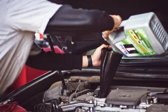 Hoe garages je te veel laten betalen voor reparaties: "Er zijn duidelijke signalen dat je opgelicht wordt"