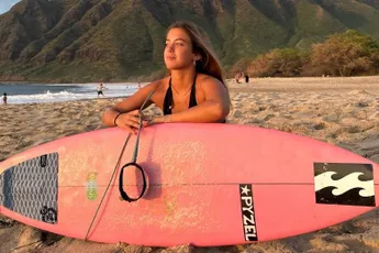 Alle Spaanse mannen zijn stapelzot van surfbabe Maria, en deze bikinifoto's tonen nog eens waarom