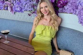 Dasha, 30 en nog steeds op zoek naar een vent, deelt wat lingeriefoto's voor geïnteresseerden