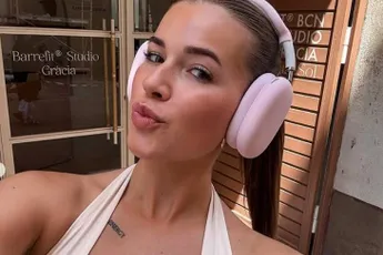 /dames/hollandse-diamant-jade-anna-toont-in-bikini-nog-eens-haar-gepimpte-kroonjuwelen-fotos