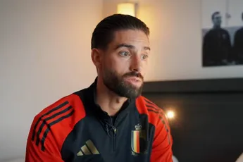 Yannick Carrasco trekt zijn portemonnee open en koopt niet één, maar twee uitzonderlijke auto's