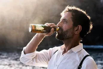 /actua/neuroloog-zegt-dat-er-een-manier-is-om-te-ontdekken-of-je-een-aanleg-hebt-om-alcoholist-te-worden