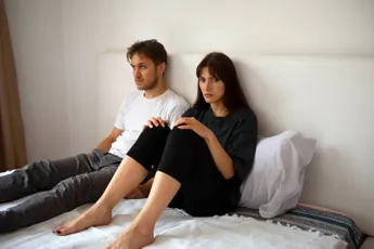 /lifestyle/een-kwart-van-de-mensen-vermijdt-seks-omwille-van-deze-bijzondere-reden-geld-en-liefde-gaan-samen