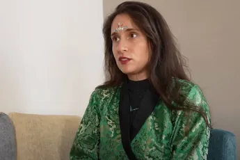 Alyne (35) was zo bang van seks en 'pretstokken' dat ze haar ganse huwelijk maagd bleef (tot de bom ontplofte)