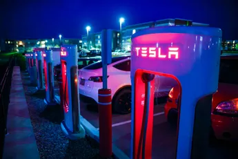 /wheels/tesla-eigenaar-die-in-drie-jaar-480000-km-reed-onthult-verrassende-impact-op-batterijgezondheid