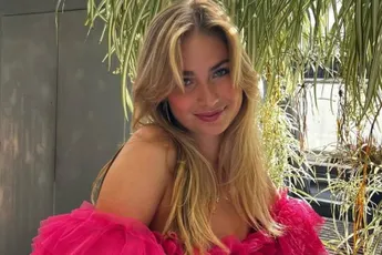 Vooraan staan bij de Nederlandse zangeres Roxy Dekker is zeker geen straf (wanneer ze kortgerokt voor de dag komt)