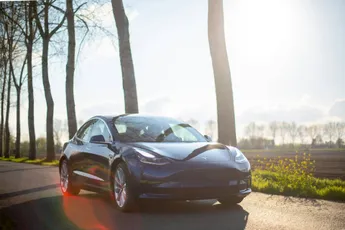Tesla-rijder ontdekt geniale batterijhack: "Hij leverde energie terug in plaats van te verbruiken!"