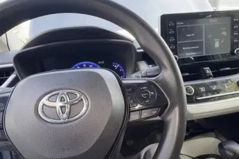 /wheels/man-speelt-open-kaart-over-zijn-hybride-auto-met-meer-dan-700000-km-wat-met-batterijcapaciteit-en-brandstofverbruik