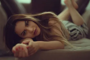 Vrouw onthult bizar 'intiem' probleem live op de radio, en de presentator weet even niet wat te zeggen