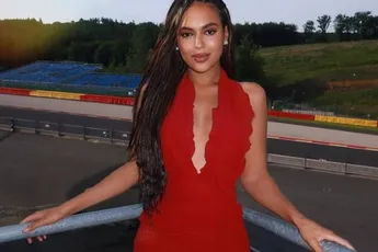 Kenza toont nog eens 'lichtjes' gekleed waarom ze één van de knapste Miss België-winnaressen van de laatste 10 jaar is (foto's)