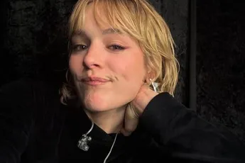 Iedereen wil haar, maar zó diep moeten festivals in de geldbuidel tasten voor Pommelien Thijs: "Nee, ze is niet goedkoop..."