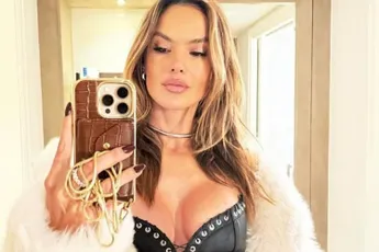 /dames/topmodel-alessandra-ambrosio-is-niet-alleen-een-ster-op-de-catwalk-maar-ook-in-bikini-op-het-strand-fotos