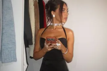 Michèle, de vrouw van Kevin De Bruyne, trekt een doorzichtig jurkje aan... en da's misschien het heetste wat je vandaag zal zien (foto's)