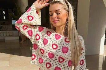 /dames/oost-vlaamse-girl-next-door-india-in-een-roze-bikini-het-doet-wel-iets-met-een-mens-fotos