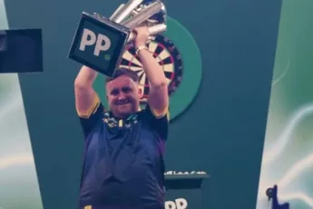 /sport/dit-is-wat-wereldkampioen-darts-luke-littler-echt-overhoudt-van-zijn-1-miljoen-pond-prijzengeld