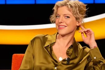 /dames/een-waterval-ella-leyers-en-haar-prachtige-billenwerk-wat-kan-een-mens-zich-nog-meer-wensen-fotos