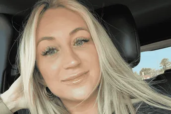 Lerares Engels Brianna blijkt plots een 'pikante' bijverdienste te hebben: "Verveelde me tijdens de vele vakanties!"