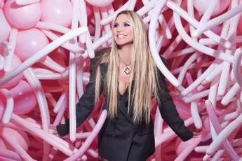 De 'spannende' latex outfit die Heidi Klum droeg tijdens de Grammy Awards zorgde voor nogal wat 'opschudding' (foto's)