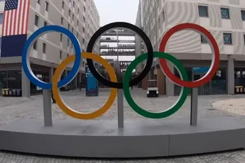 Atleten 'vogelen' er op los in Olympisch dorp, ex-Olympiër legt uit waarom: "Het is een optelsom van enkele weken"