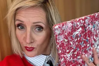 Chef Sofie Dumont pakt uit met heerlijke bikiniselfie: "Al dat lekkere eten... en toch nog zo'n lijf!"