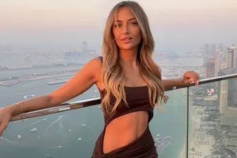 Naar de heerlijke (bikini)foto's van de Oost-Vlaamse knapperd Chelsy kan je een hele dag blijven kijken