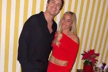 Gill, de vriendin van Niels Destadsbader, schudt nog eens duchtig alles los en dat levert fascinerende beelden op