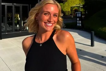 /dames/vader-jacques-kan-trots-zijn-julie-vermeire-verandert-in-afgetraind-fitness-beest-tijdens-hyrox-fotos