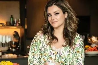 Volgend jaar gaan wij paaseieren rapen bij Hollandse keukenprinses Miljuschka... Zij deed het lekker 'toploos'! (foto's)