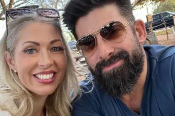 /stories/mijn-vrouw-mocht-van-mij-wippen-met-de-pizzaman-maar-mijn-xxl-rubbertjes-waren-te-groot-voor-hem