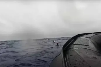 /actua/onderzoekers-reizen-naar-het-meest-afgelegen-punt-ter-wereld-en-wat-ze-daar-aantreffen-tart-elke-verbeelding