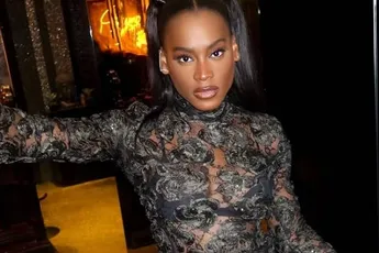 /dames/zoey-de-zwangere-vriendin-van-matthias-schoenaerts-trekt-er-even-alleen-op-uit-en-toont-haar-bolle-buik-in-bikini