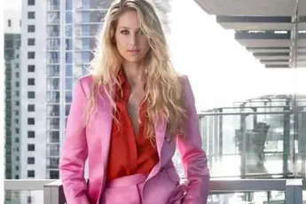 /dames/hoe-zou-het-nog-zijn-met-ex-tennisbabe-anna-kournikova-44-ze-ziet-er-nog-steeds-fenomenaal-uit-fotos