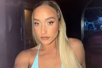 /dames/gill-de-vriendin-van-niels-destadsbader-showt-haar-tempel-van-een-lichaam-in-snikhete-lingerieshoot