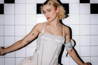 Het is gedaan met 'braaf' zijn bij Pommelien Thijs: "Soms denk ik dat we allemaal f*cked zijn!"