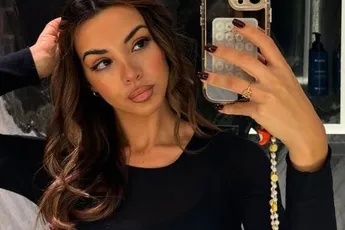 Giada trekt een bikini aan en toont waarom ze al lang een van onze favoriete dj's is (foto's)