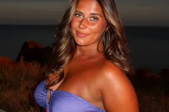 /dames/vlaamse-love-island-bom-raphaella-doet-de-boel-ontploffen-met-heerlijke-lingerie-en-bikinifotos