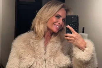 /dames/leontine-ruiters-58-de-ex-van-marco-borsato-maakt-indruk-met-prachtige-badpakfotos-foto-van-het-jaar