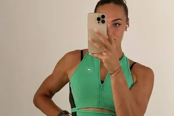 'Mooiste sportvrouw van Nederland' bewijst in 'bijzonder' sportpakje (of is het een bikini?) waarom ze die titel kreeg