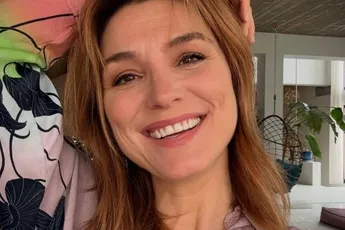 Evi Hanssen trekt haar bikini aan en duikt alvast het weekend in: "Prachtige foto... prachtige dame!"