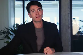Conner Rousseau doet opvallende onthulling over zijn liefdesleven: "Dat zou lastig zijn..."