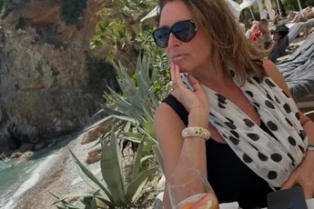 /dames/wendy-van-wanten-deelt-intieme-bikinifoto-uit-de-oude-doos-de-tijd-vliegt
