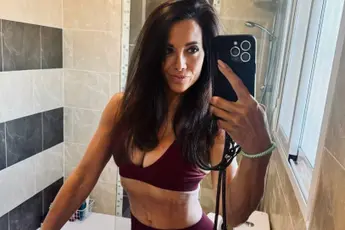 /dames/ex-playmate-en-temptation-babe-barbara-gandolfi-50-is-nog-altijd-een-tijger-in-bikini-fotos