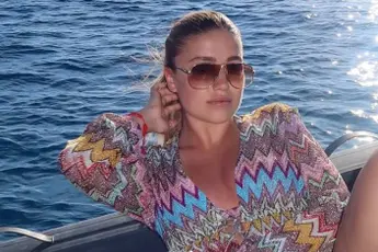 /dames/is-ze-nu-een-echte-vlaamse-babe-zita-wauters-doet-monden-openvallen-in-bikini-en-doorschijnende-outfit