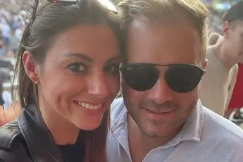/dames/valeska-de-vrouw-van-ex-veldrijder-niels-albert-deelt-stomende-bikiniselfie-die-weinig-aan-de-verbeelding-overlaat