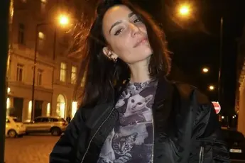 /dames/zwangere-techno-dj-amelie-lens-straalt-in-bikini-zo-ben-je-nog-mooier-fotos