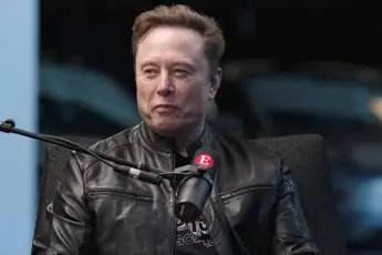/actua/wat-elon-musk-nu-voorspelt-over-onze-pensioenen-schokt-iedereen-en-zelfs-bill-gates-geeft-hem-gelijk